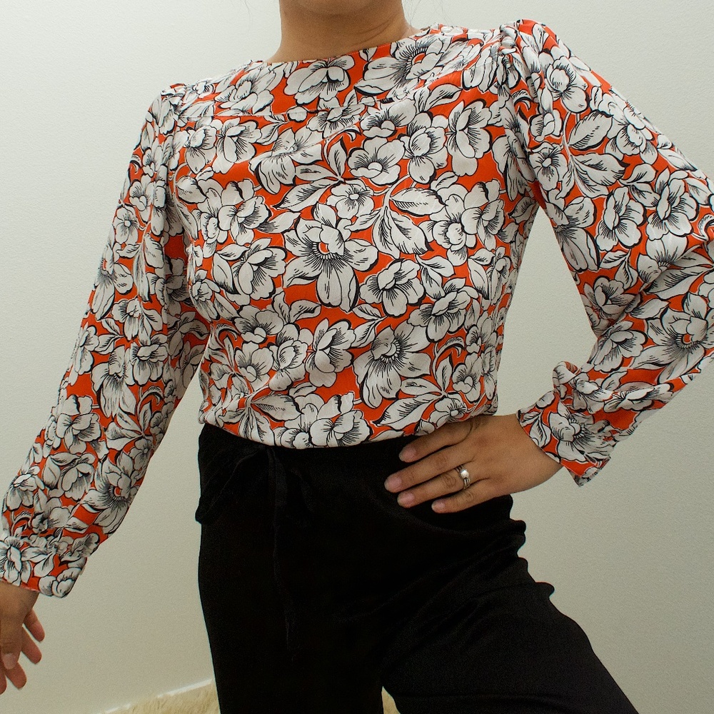 Floral Blouse with Shoulder button and Puff Sleeve Details/Vintage Top/Vintage